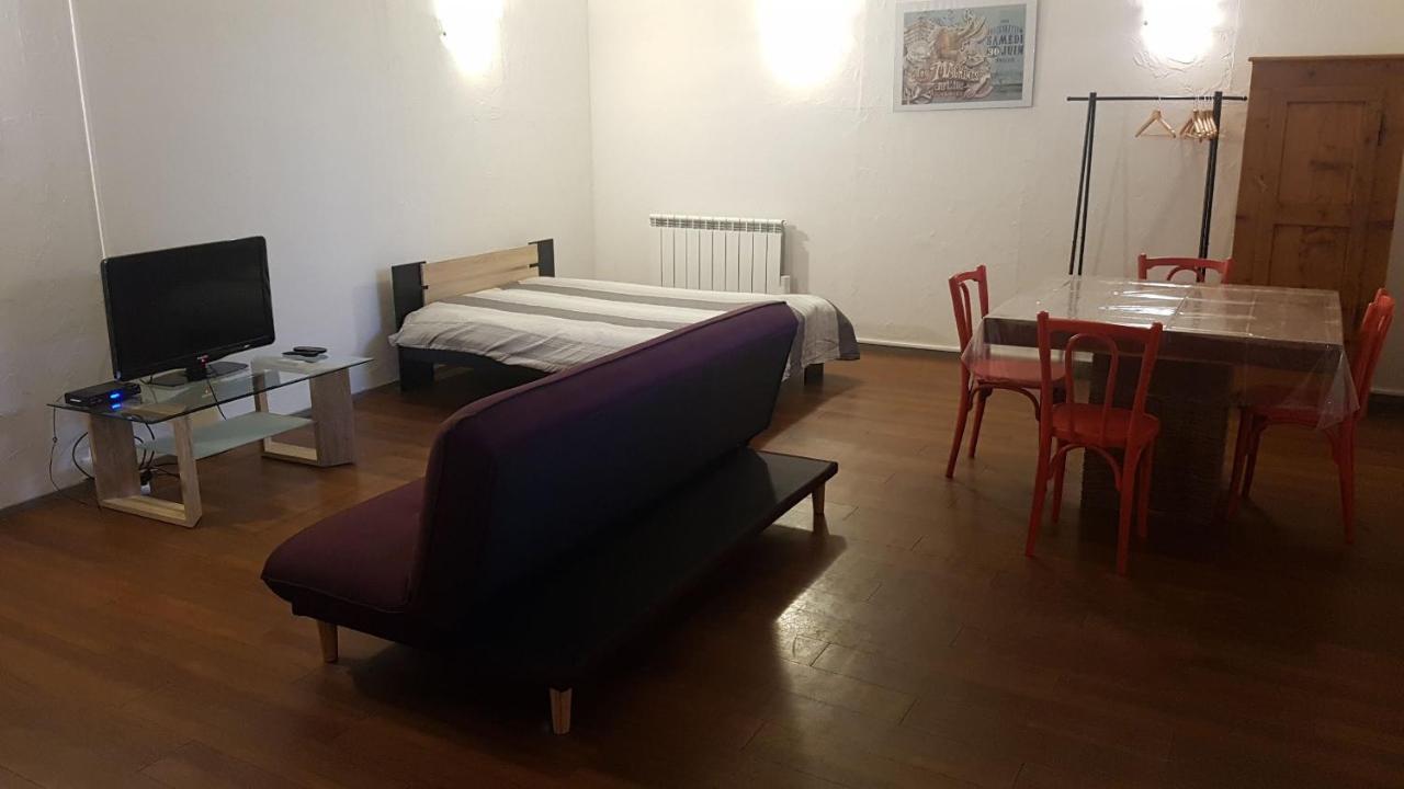 Grand Studio Et Jolies Chambres A Louer Passins Exteriör bild