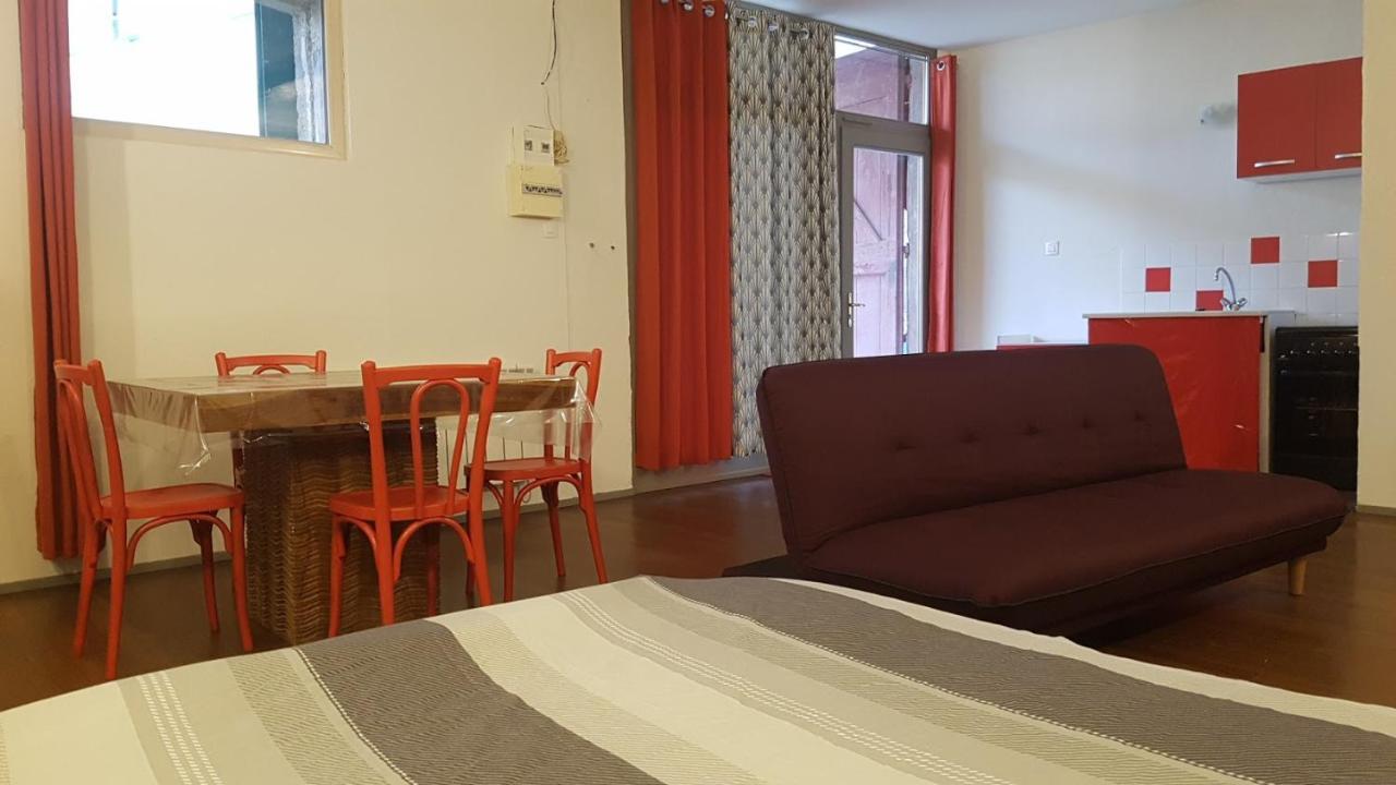 Grand Studio Et Jolies Chambres A Louer Passins Exteriör bild