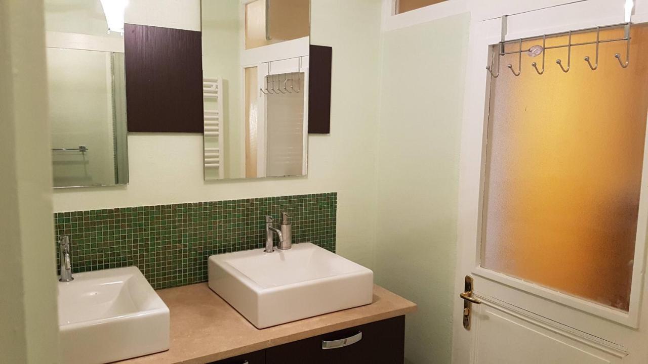 Grand Studio Et Jolies Chambres A Louer Passins Exteriör bild