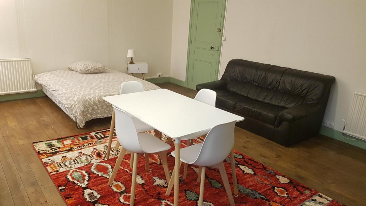 Grand Studio Et Jolies Chambres A Louer Passins Exteriör bild