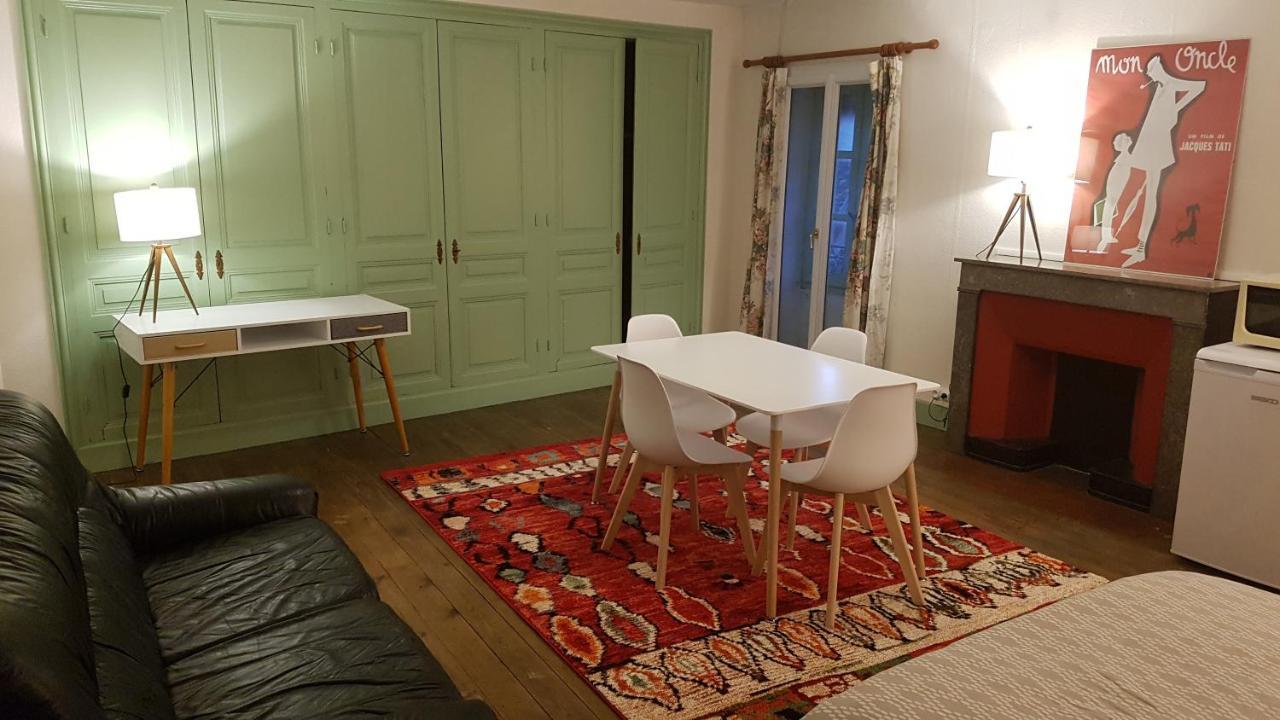 Grand Studio Et Jolies Chambres A Louer Passins Exteriör bild