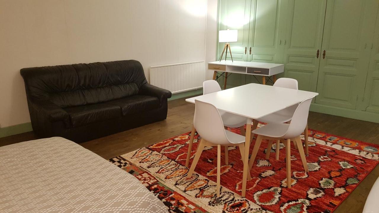 Grand Studio Et Jolies Chambres A Louer Passins Exteriör bild